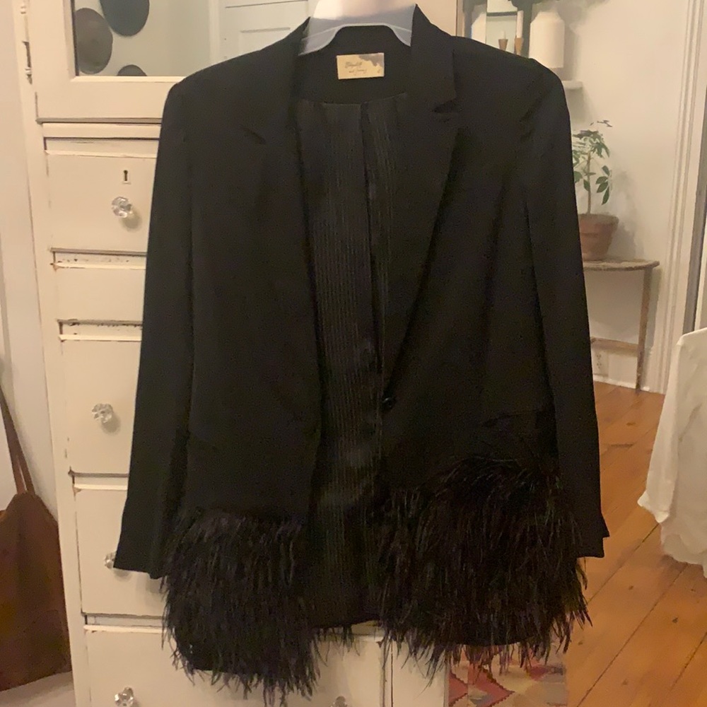 Elizabeth and James black coat size 4